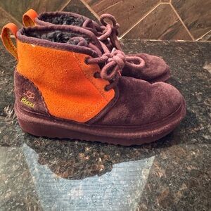Kids Reese’s UGGs size 13